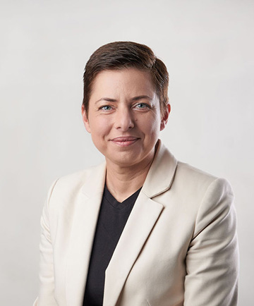 Almira Hernaut - photo