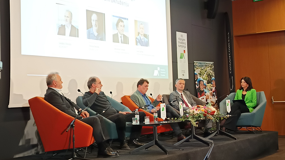 Presentations - 18th Congress - foto